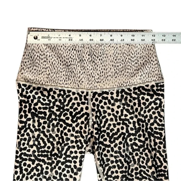 LULULEMON Wunder Under Crop II Leggings Roll Down High Rise Cheetah Black Beige - Picture 4 of 9